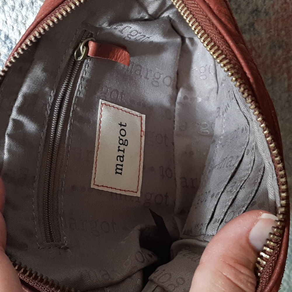Brown leather Margot New York crossbody and clutch two in one bag - Picture 4 of 7